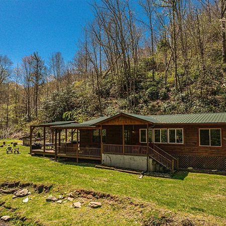 Waterfall Hideaway Villa Bryson City Exterior photo