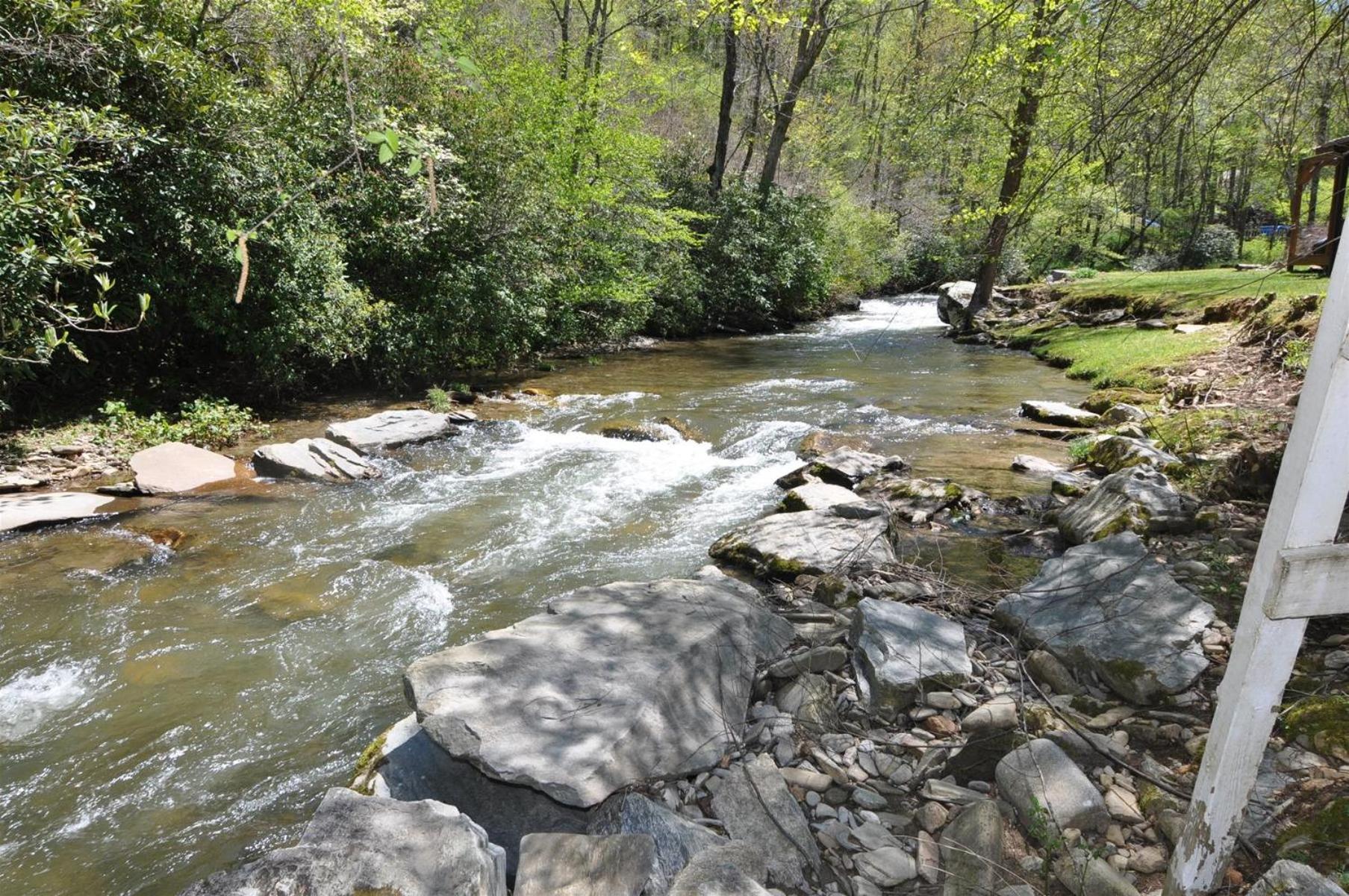 Waterfall Hideaway Villa Bryson City Exterior photo