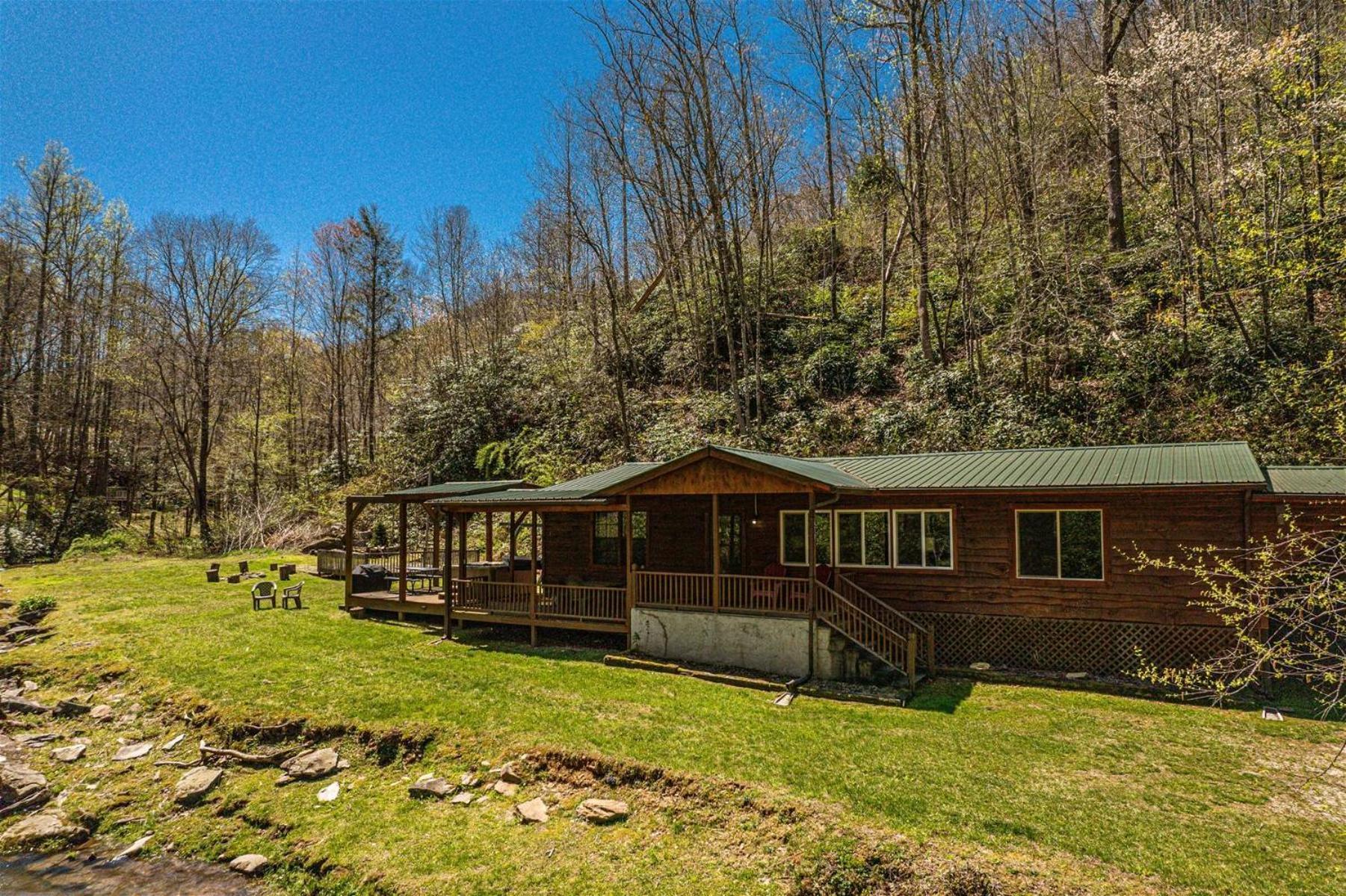 Waterfall Hideaway Villa Bryson City Exterior photo