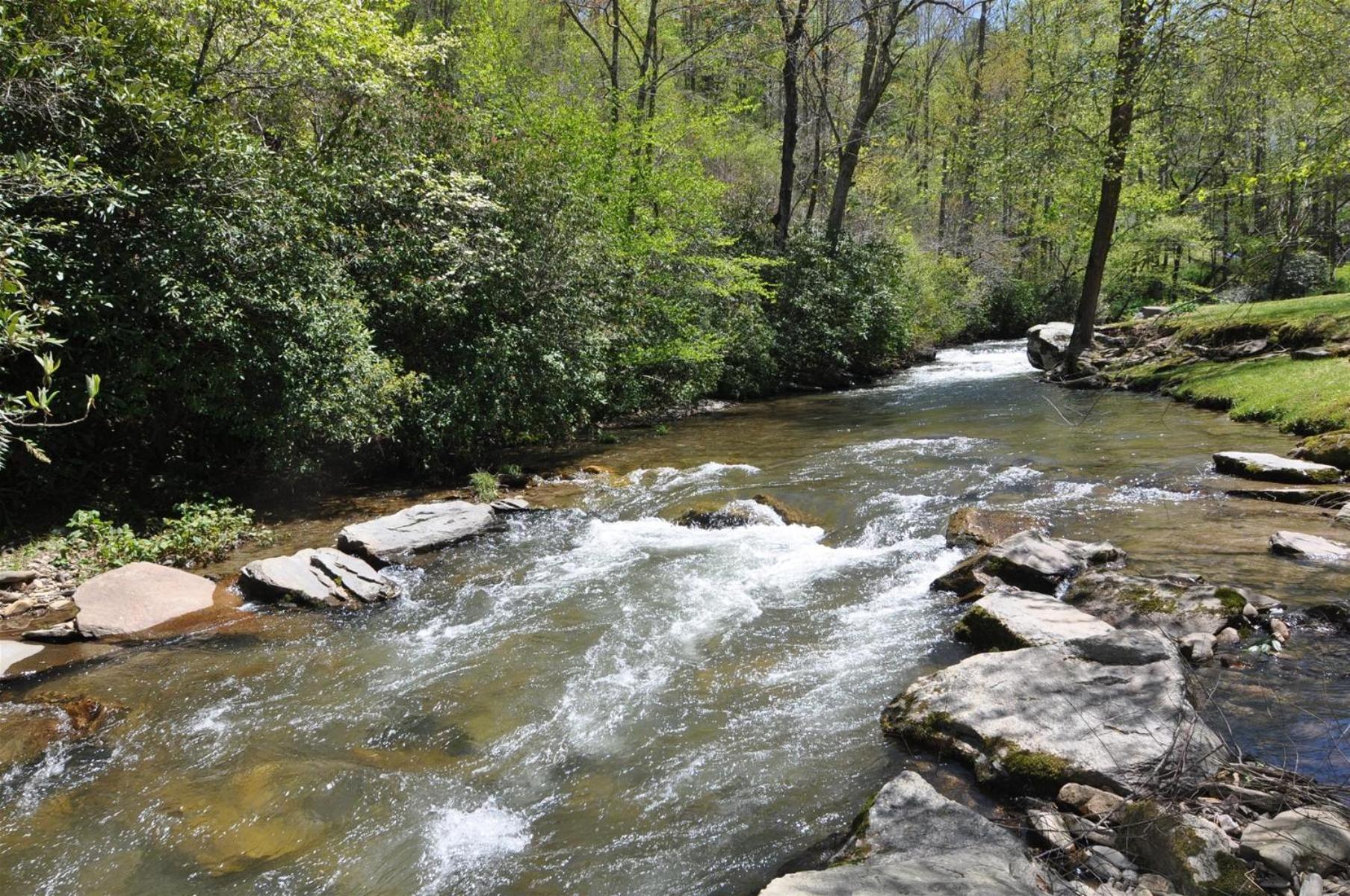 Waterfall Hideaway Villa Bryson City Exterior photo