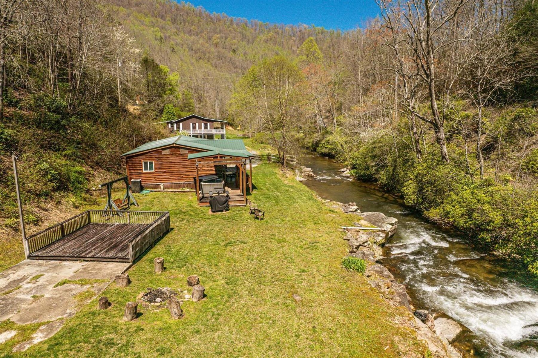 Waterfall Hideaway Villa Bryson City Exterior photo