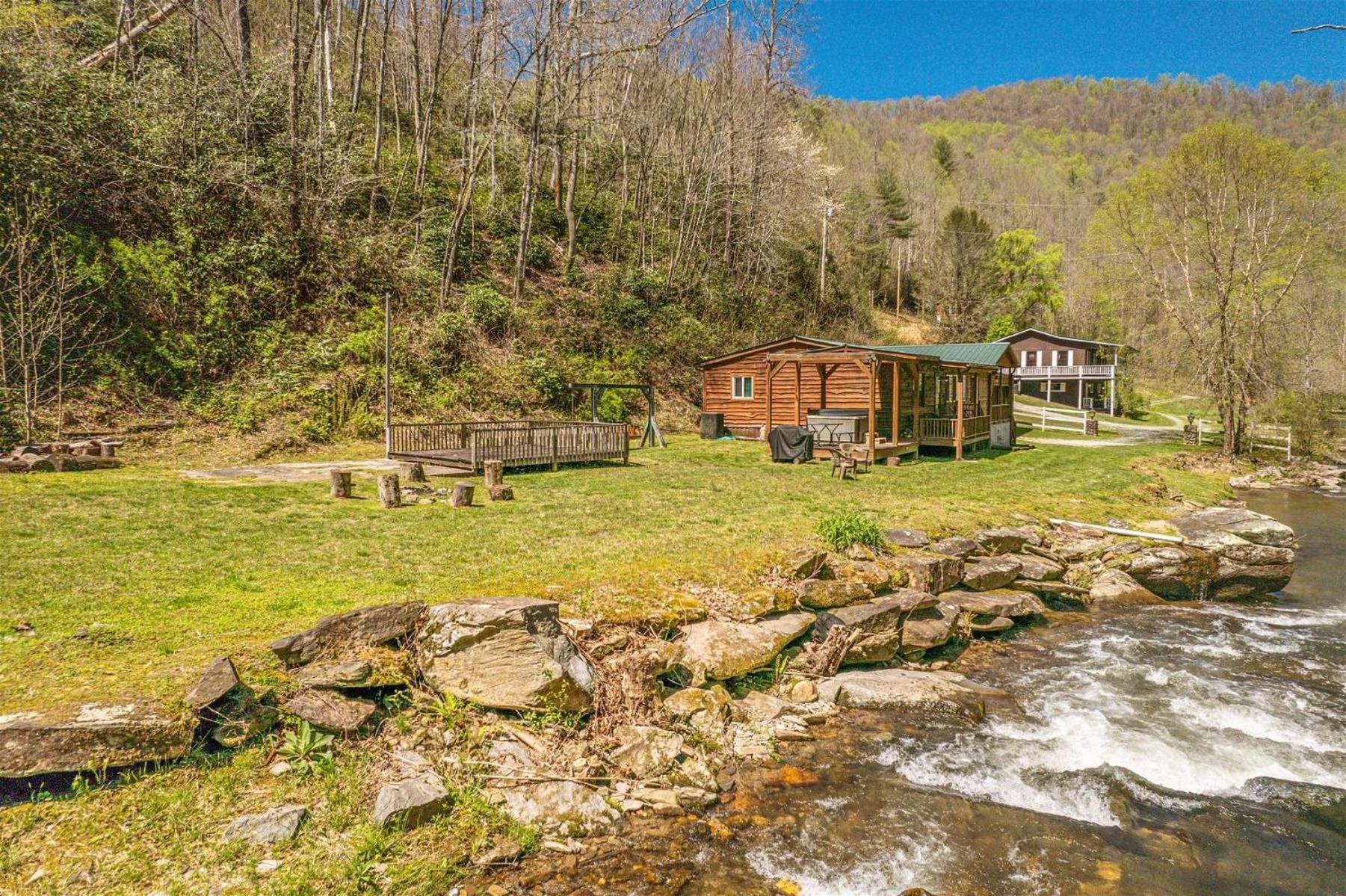 Waterfall Hideaway Villa Bryson City Exterior photo