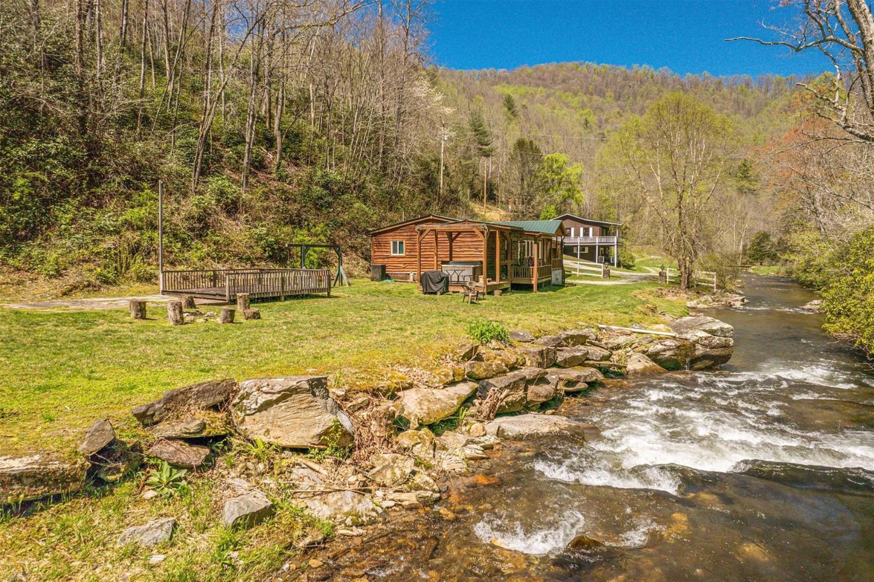 Waterfall Hideaway Villa Bryson City Exterior photo