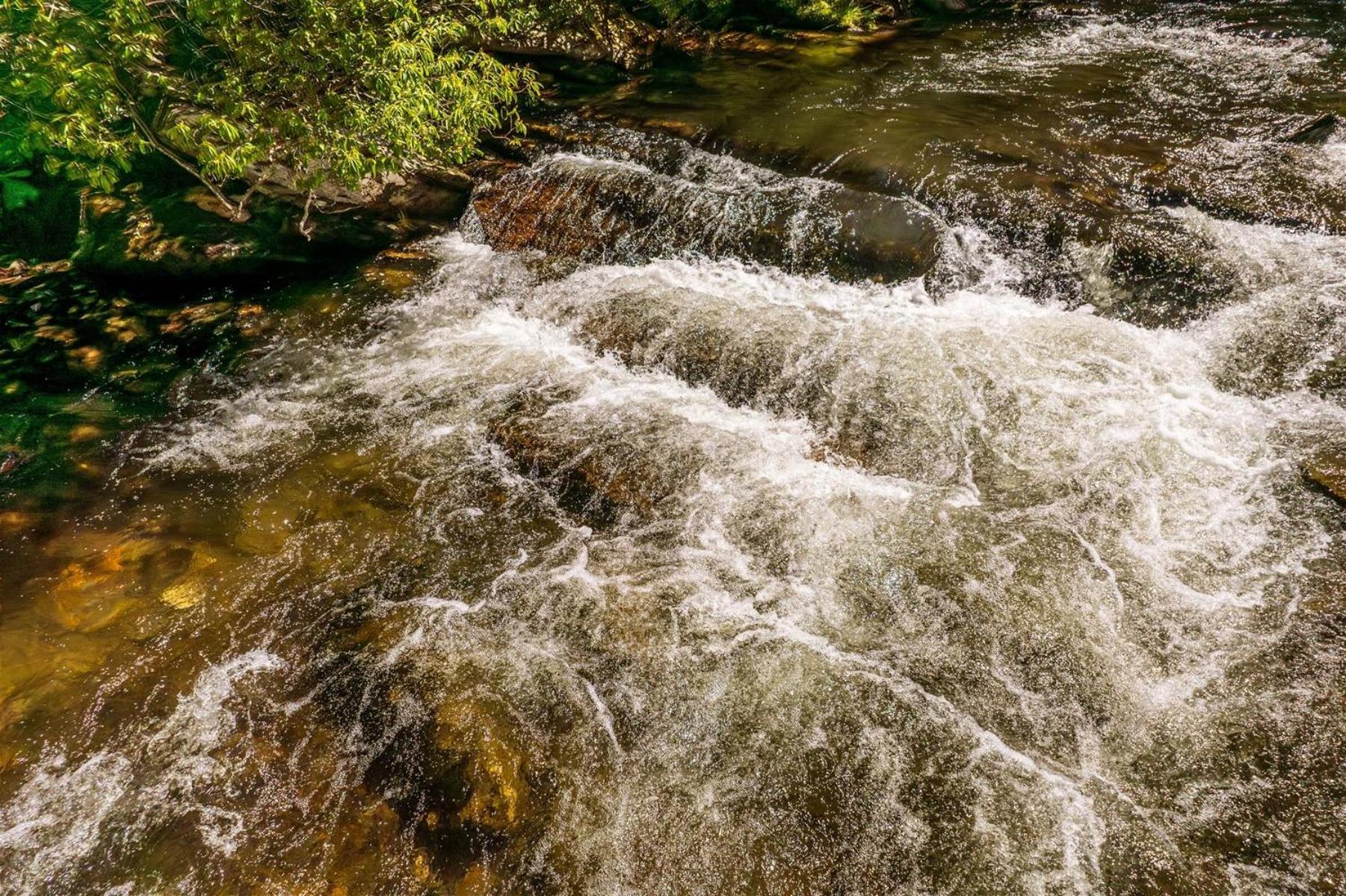 Waterfall Hideaway Villa Bryson City Exterior photo